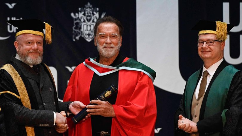 "The early birds get the worm," Arnold Schwarzenegger has told students at a Belfast university. (EPA PHOTO)