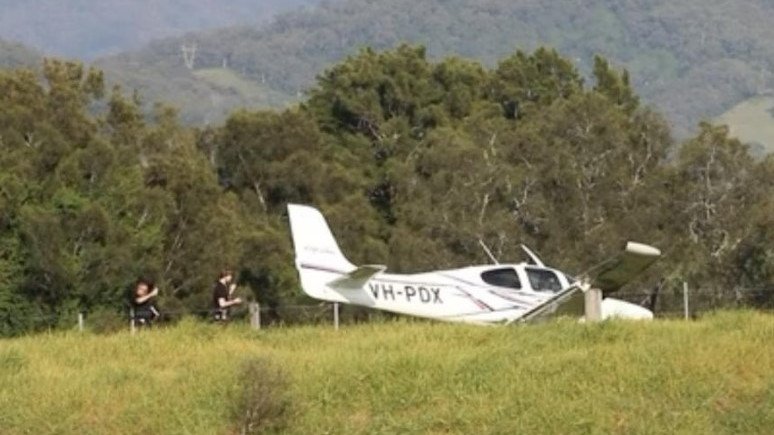 NSW light plane landing goes wrong in terrifying moment.