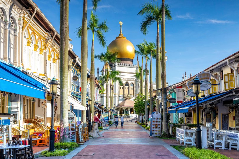street view of Singapore with Masjid Sultan Mosque.