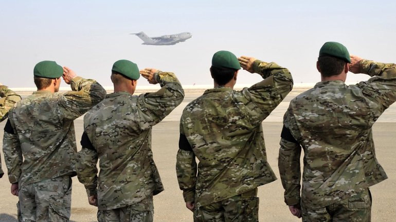 Australian special forces soldiers at the Al Minhad Air Base. 