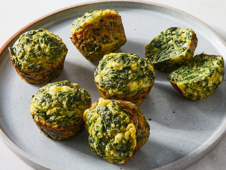 A recipe for Spinach Egg Bites. These easy egg bites are the best grab-and-go breakfast, easy to make and packed with spinach and cottage cheese.