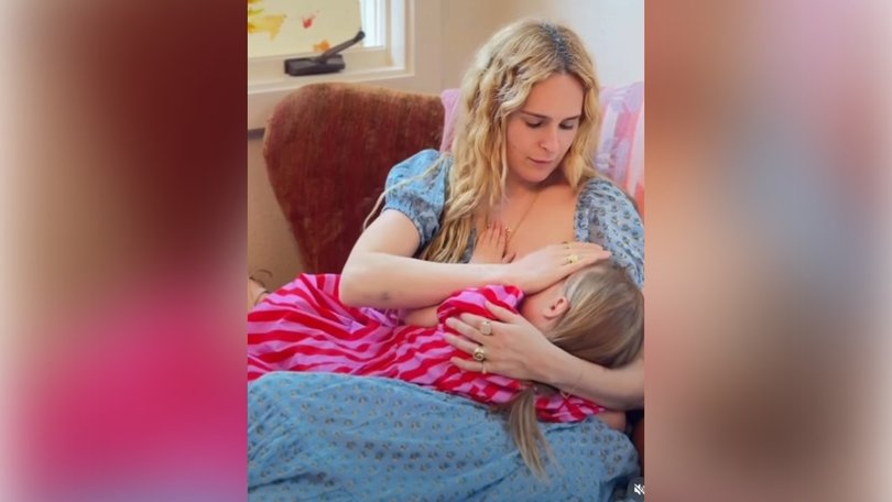 Rumer Willis breastfeeds her daughter Louetta.