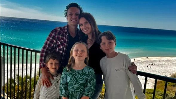 Kasey Grelle, Dave Grelle and their three children.