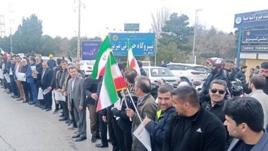 Iranian form human shields in an attempt to stop US strikes.