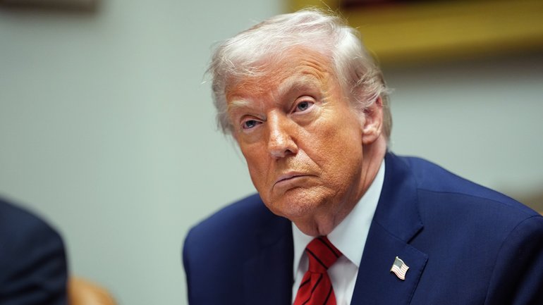 Oil falls, Wall St futures up on Trump’s two-week peace plan.