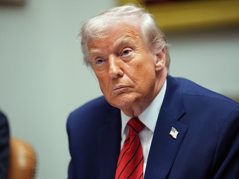 Oil falls, Wall St futures up on Trump’s two-week peace plan.