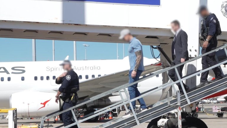 Ben Roberts-Smith offered to hand himself. 