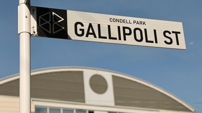 A number of ‘personal items’ were found on Gallipoli Rd but Angok was not found. Picture: NewsWire / John Appleyard