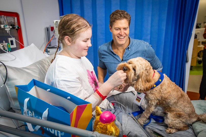 Dr Chris Brown visits Perth Children's during Telethon.