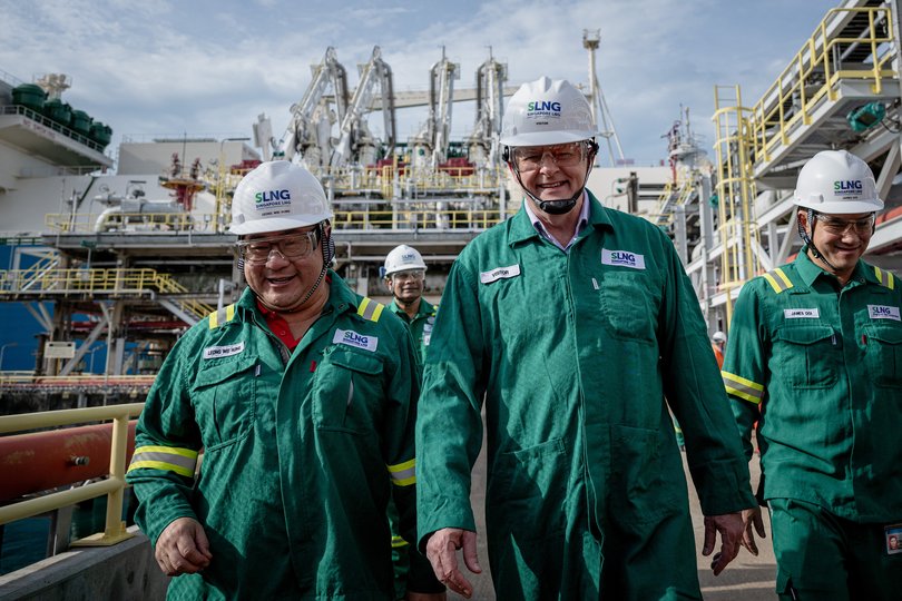 Australian Prime Minister Anthony Albanese and Singapore Liquid Natural Gas (SLNG) CEO Leong Wei Hung tour the SLNG Terminal on Jurong Island in Singapore, Friday, April 10, 2026. (AAP Image/Tom White) NO ARCHIVING