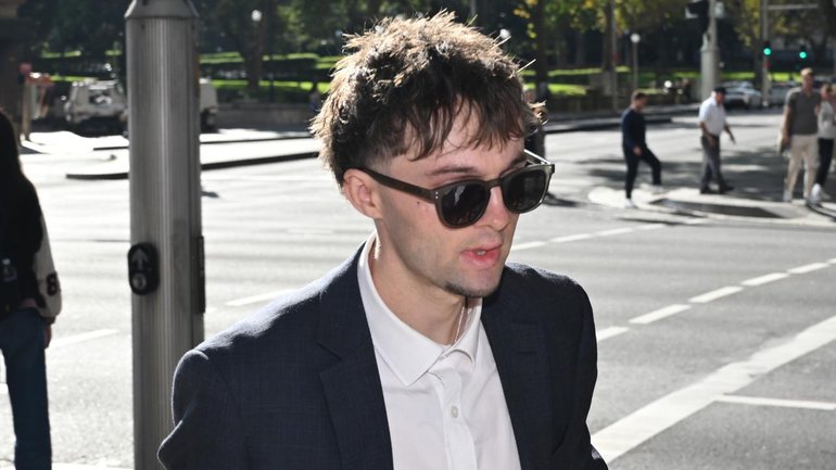 Koby Weaver, who stomped on an off-duty police officer's head, has been jailed. (Lukas Coch/AAP PHOTOS)