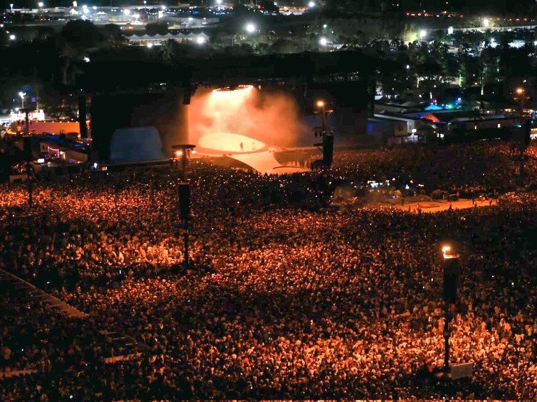 Tens of thousands of Beliebers descended on the Indio desert to see Justin Bieber’s headliner performance on Saturday night. 