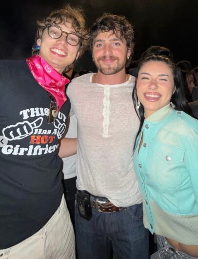 American pop star Benson Boone rocked up to Coachella in a very understated outfit. He was pictured with fans in a pair of jeans and white long sleeve. 