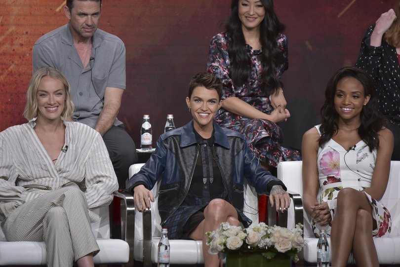 Ruby Rose with her former Batwoman cast.