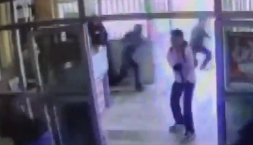 A 14yo opens fire at a Turkish school