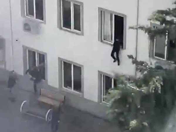 Students jump out of windows as a 14yo opens fire at a Turkish school