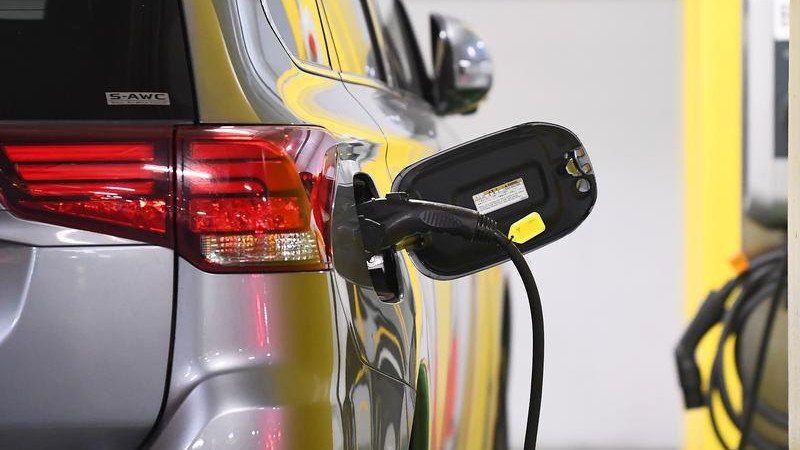 It appears thinking green isn’t why Aussies are considering switching to an EV. 