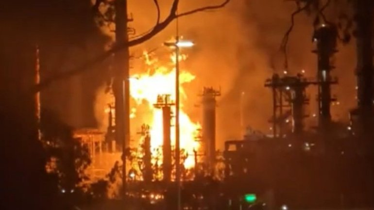 A fire broke out at Viva Energy Refinery.