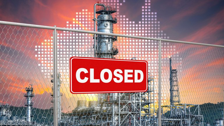 The closure of most of Australia’s oil refineries over the past two decades left the economy dangerously exposed to a disaster like the one that hit Wednesday night.