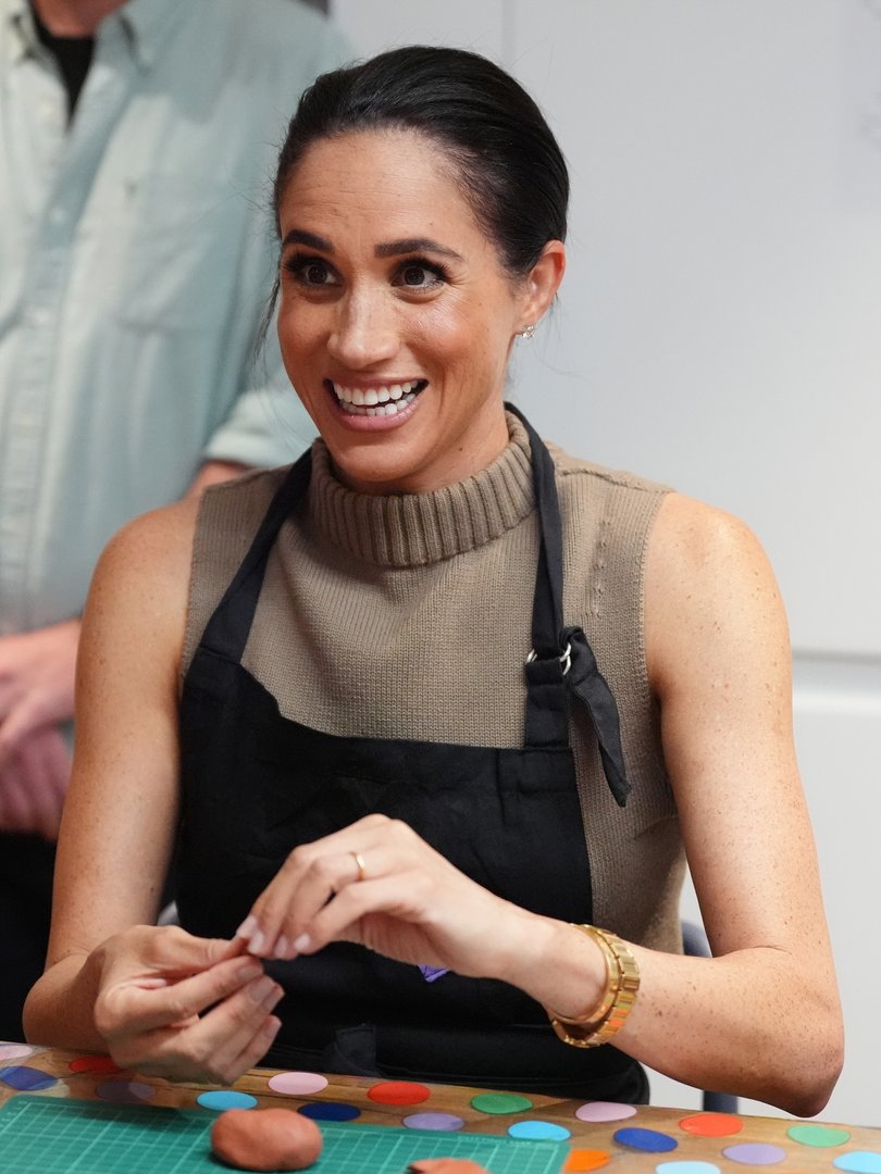 MELBOURNE, AUSTRALIA - NewsWire Photos- APRIL 14 2026: Meghan, Duchess of Sussex takes part in a model making activity with veterans and their families at the Australian National Veterans Arts Museum (Anvam) Picture: Jonathan Brady/Pool/NewsWire.
