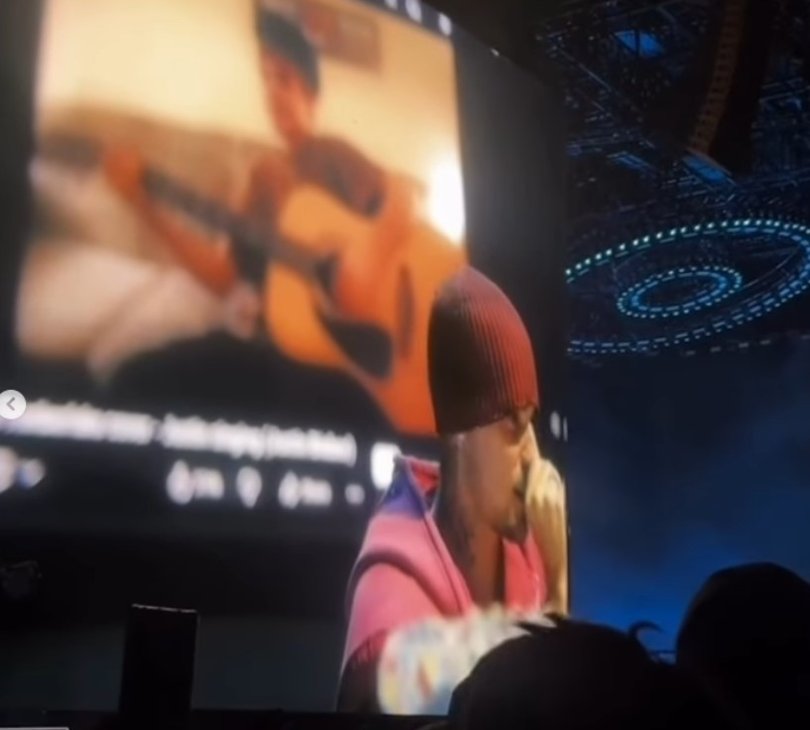 Justin Bieber pays tribute to Justin Timberlake.