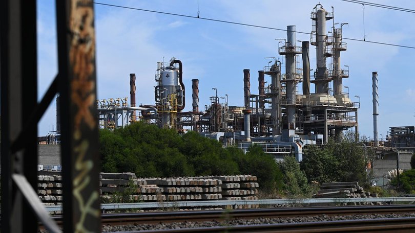 Gas exporters are set to face a parliamentary inquiry over the tax they pay. 