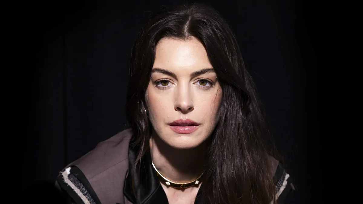 THE NEW YORK TIMES: Anne Hathaway on growing up and finding the vibe