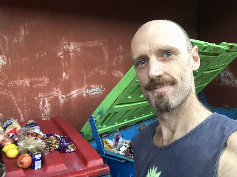 Jon and his wife Emelie have managed to reduce their grocery bill to $40 by collecting discarded items from bins. 
