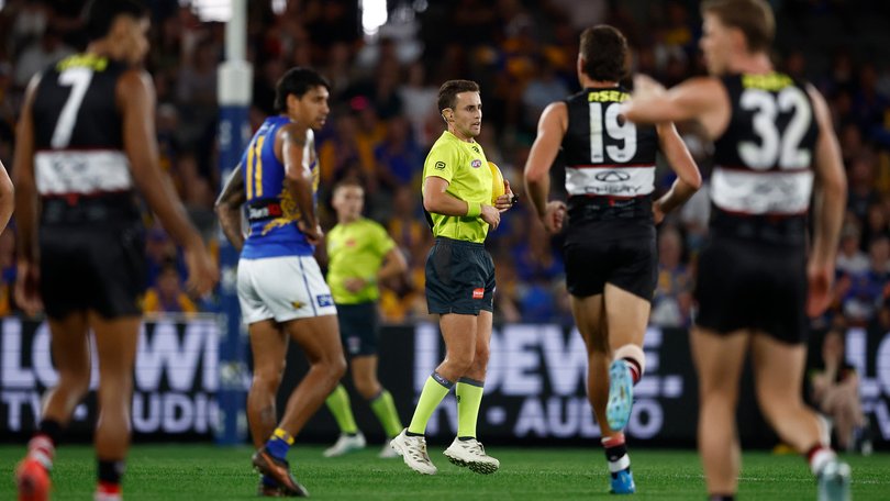 Umpires suddenly stopped play