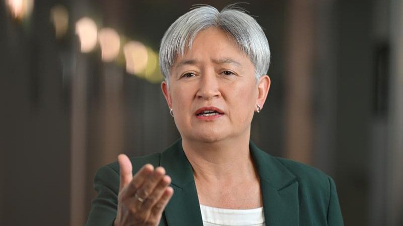 Foreign Minister Penny Wong has been using talks to push for peace in the Middle East.  (Mick Tsikas/AAP PHOTOS)