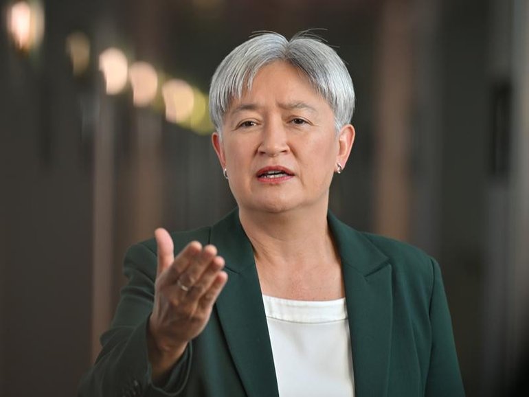 Foreign Minister Penny Wong has been using talks to push for peace in the Middle East.  (Mick Tsikas/AAP PHOTOS)