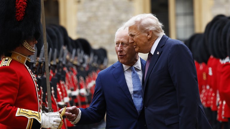 Buckingham Palace said Sunday that it would proceed with this week’s scheduled US visit by King Charles III and Queen Camilla.