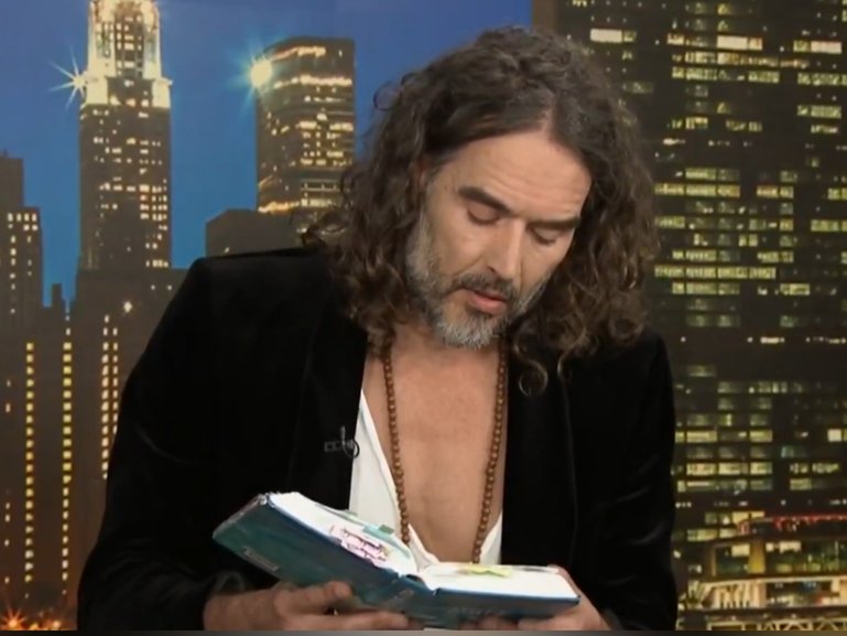 Russell Brand’s painful 90 seconds stuns viewers online.