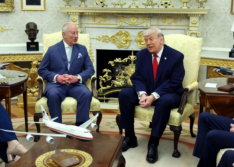 King Charles III and US President Donald Trump in the Oval Office.