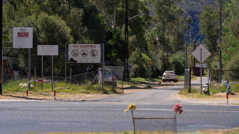 The entry to Old Timers Camp, Alice Springs.