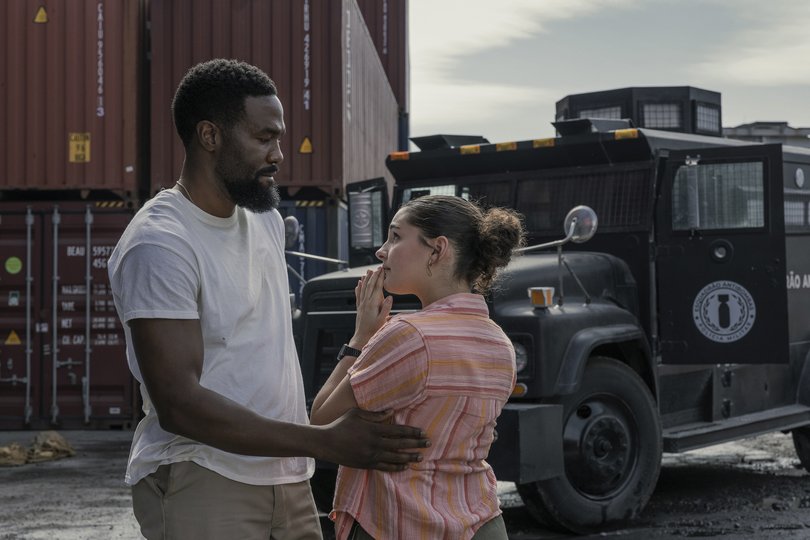 Yahya Abdul-Mateen II and Billie Boulet in Man on Fire.
