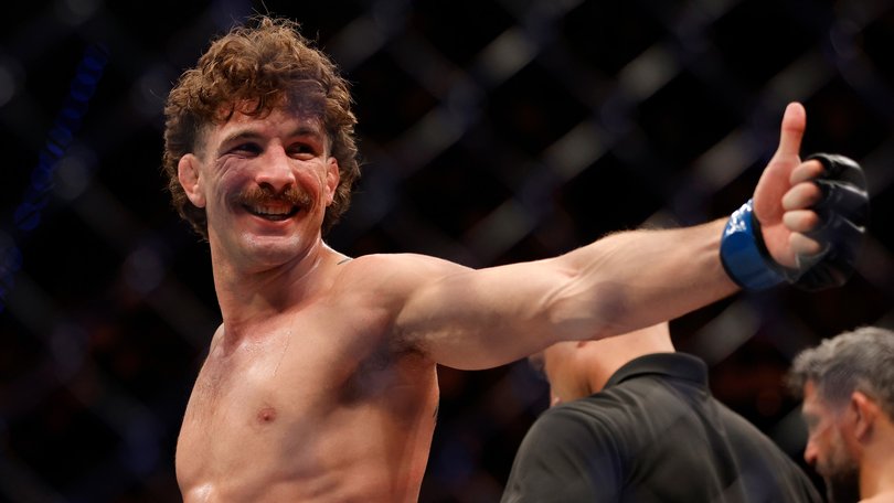 Quillan Salkilld celebrates after winning against Beneil Dariush.