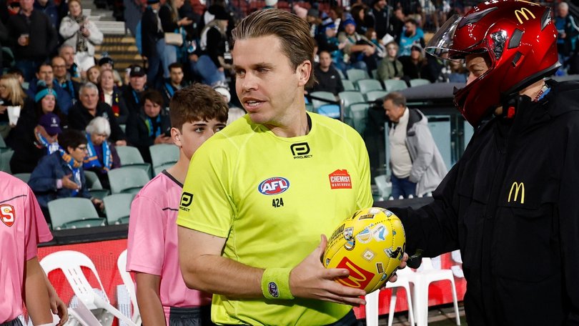 The AFL backed Nick Foot to continue umpiring while working for Sportsbet as a horse racing analyst.