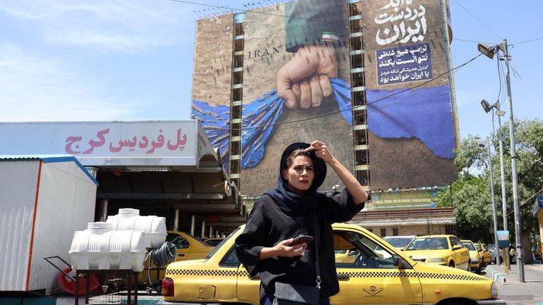 A memorandum reportedly being considered would result in talks to unblock the Strait of Hormuz. 