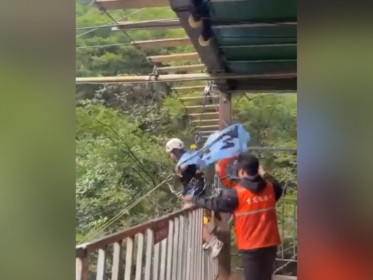 The young tourist reportedly yelled ‘the rope isn’t tight enough’ before falling 168 metres to her death.