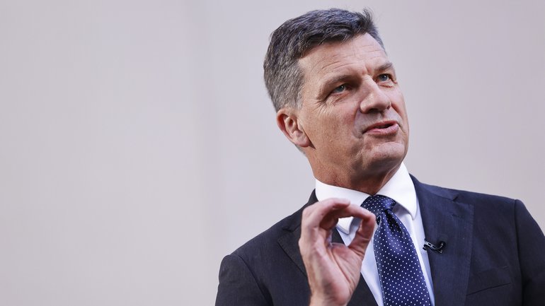 The Coalition is set to crack down on non-Australian citizens in major overhaul. 