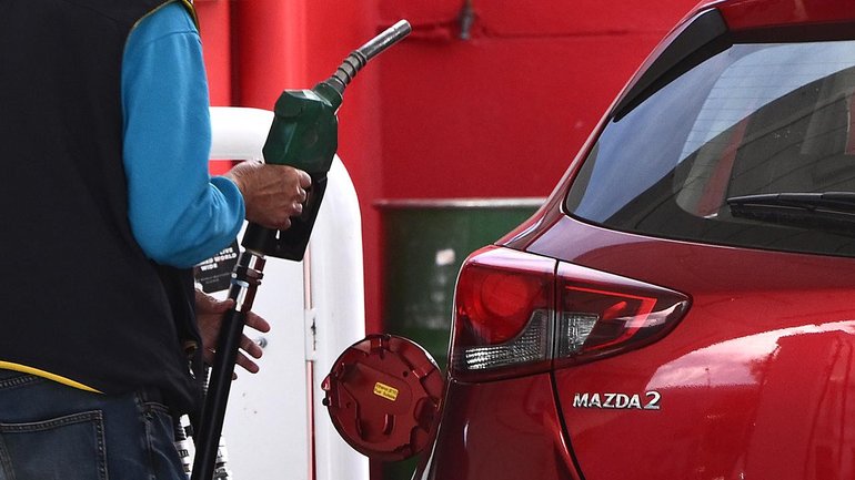 Fuel excise relief appreciated by Australian motorists may not end on June 30. (Joel Carrett/AAP PHOTOS)