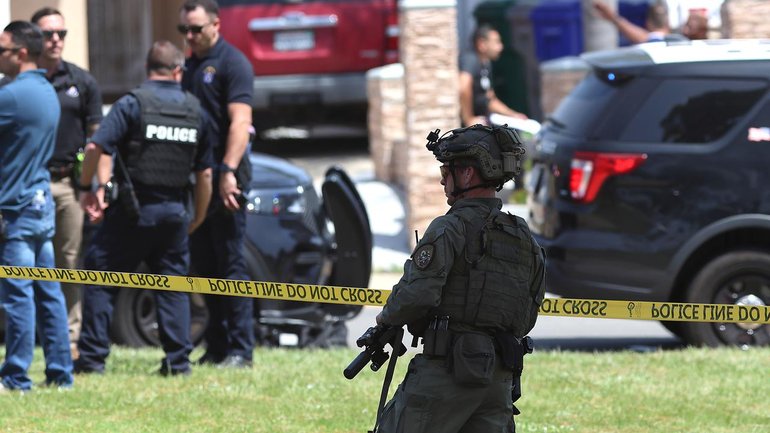 Five people, including two teen suspects, are dead after a shooting at a California Islamic centre. (EPA PHOTO)