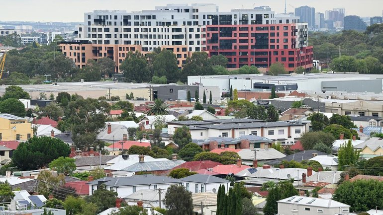 Loan commitments for Australian properties fell by 6.2 per cent in the March quarter. (James Ross/AAP PHOTOS)