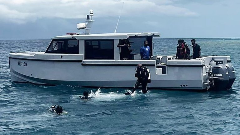 Finnish divers recovered the remaining Italian tourists from a Vaavu Atoll cave in the Maldives. 