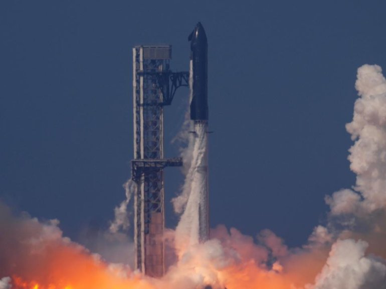 SpaceX's mega rocket Starship has completed its latest test flight after blasting off from Texas. 