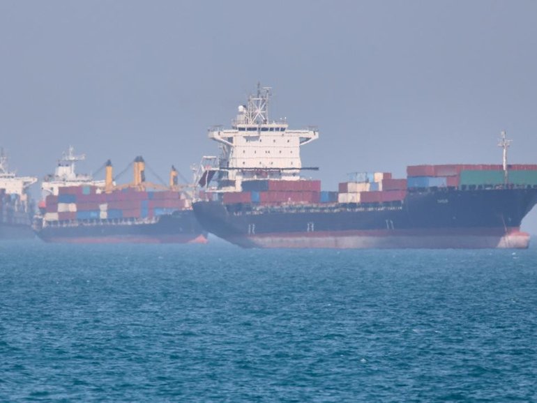 Despite White House commentary, there is little sign the Strait of Hormuz is about to reopen. 