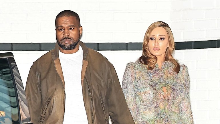 Aussie model Bianca Censori has continued her trend of eye-catching public wardrobe displays, spotted without pants while late at night in California alongside husband Kanye West.