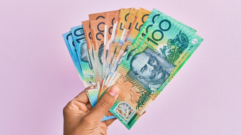 Australians have secured electricity savings of up to $1303 annually as renewable energy helps transform the power pricing landscape.