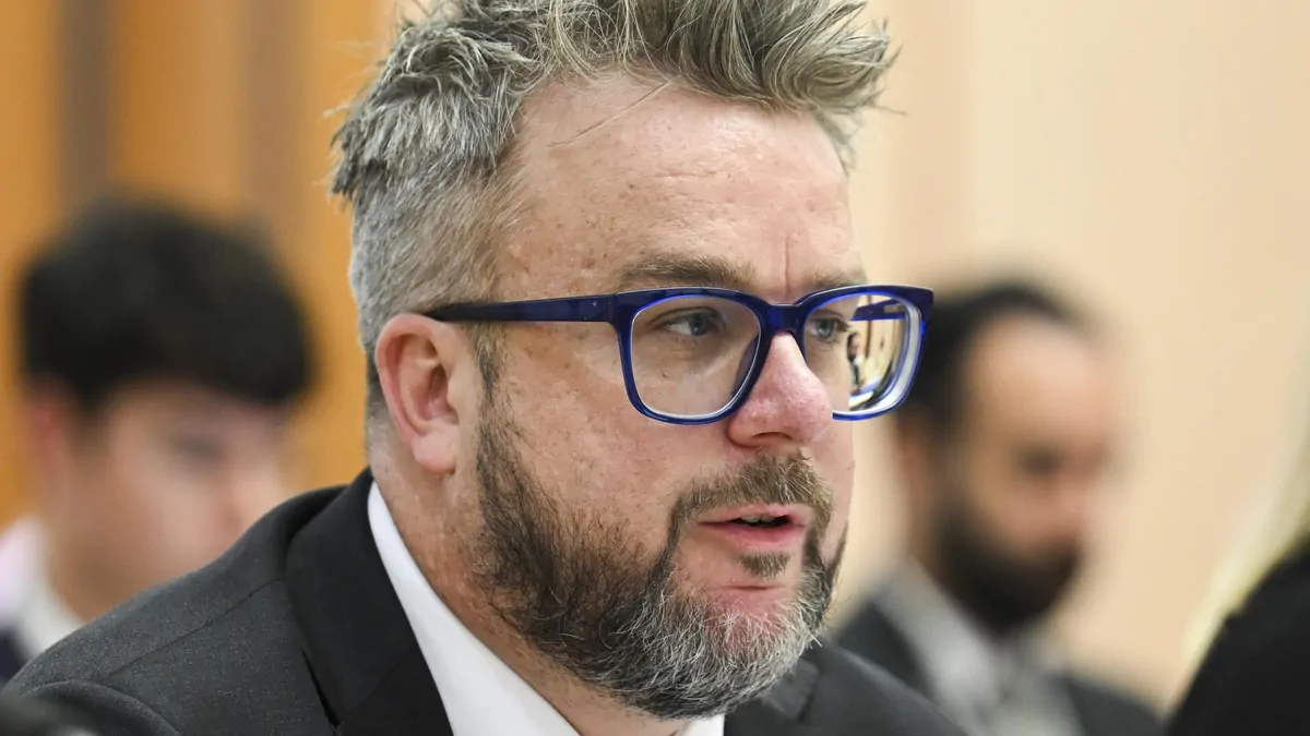ABC director of news Justin Stevens abruptly resigns, citing personal and professional reasons ABC director of news Justin Stevens abruptly resigns, citing personal and professional reasons